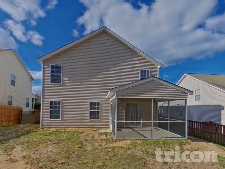 Building Photo - 1952 Lake Carolina Dr