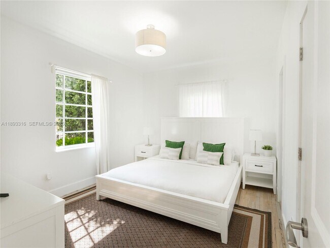 Building Photo - 241 28th St