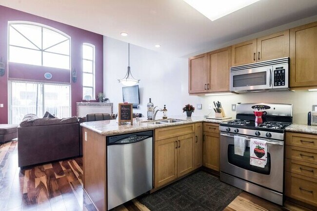 Building Photo - 350 N 2nd St