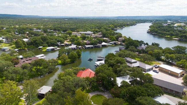 Building Photo - 327 Elm Lodge Dr