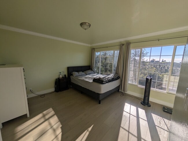 Building Photo - 1406 Highland Blvd