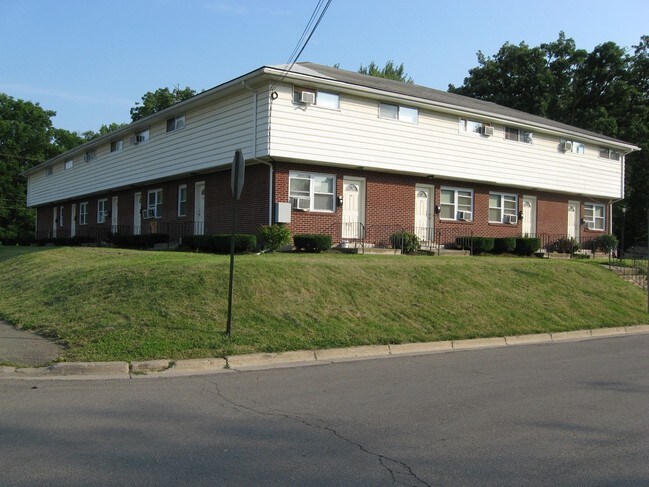 Primary Photo - 1702-1704 Davis Ave