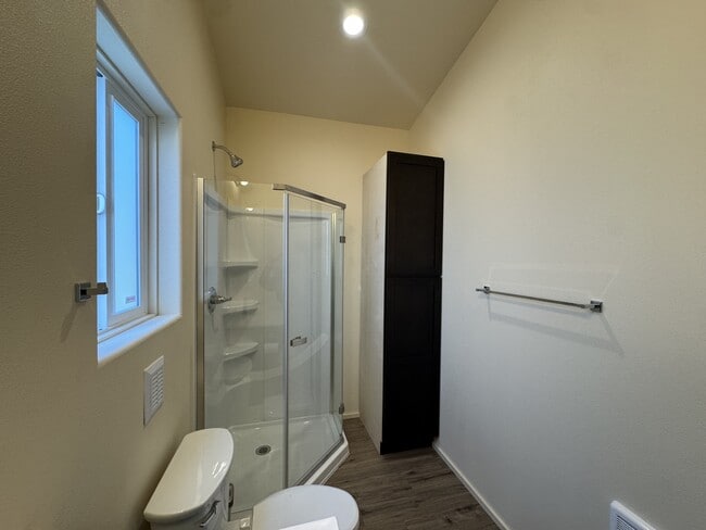 Building Photo - 11072 SW Sunny Hl Ln