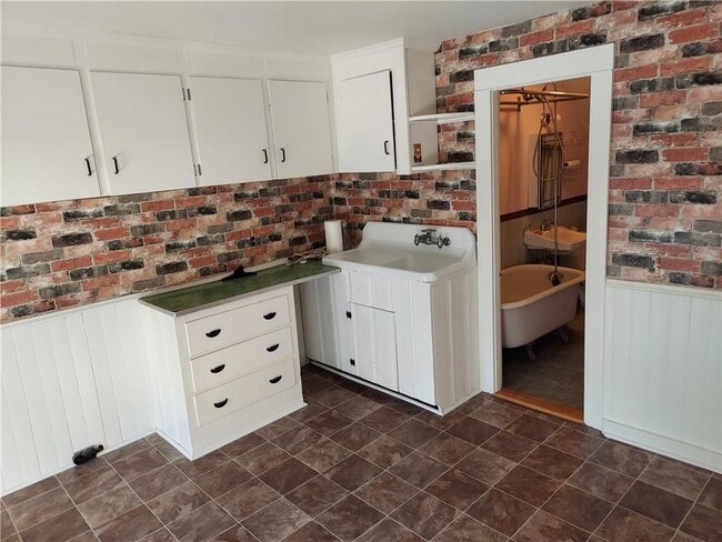 Building Photo - 53 Butler Ave