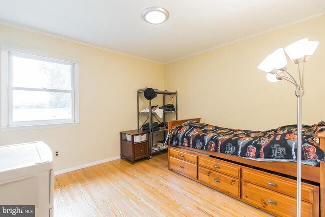 Building Photo - 7011 Hadlow Dr