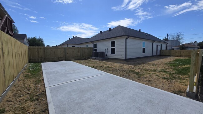 Building Photo - 3627 Park Blvd