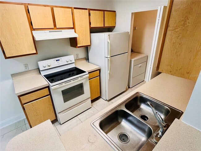 Building Photo - 6524 Swissco Dr