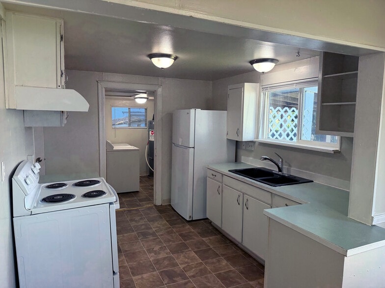 Building Photo - 1311 S 3rd Ave