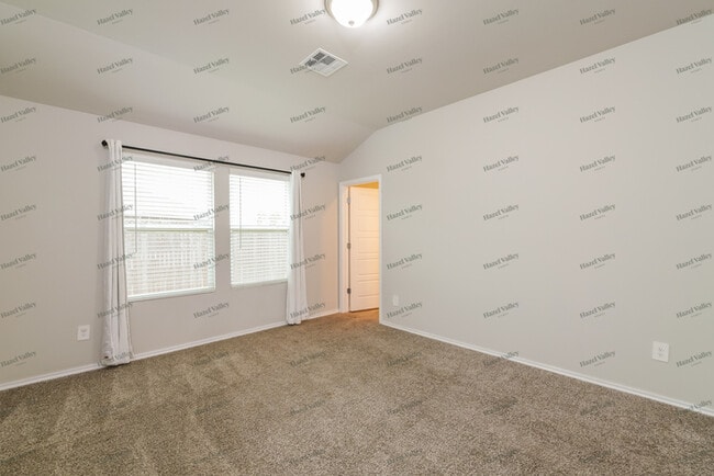 Building Photo - 2405 Iris Ct