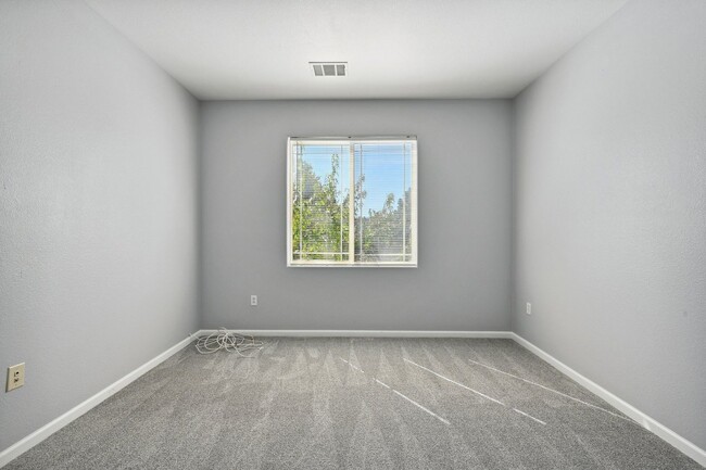 Building Photo - 2 Bedroom Condo in Littleton