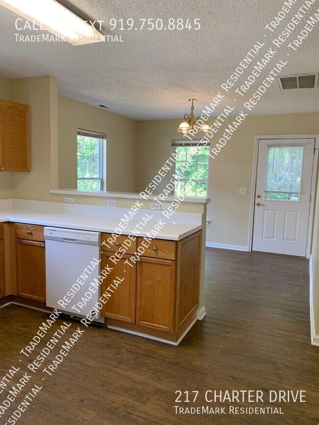 Building Photo - 217 Charter Dr