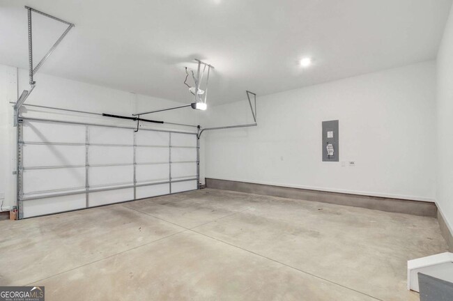 Building Photo - 4060 Pierson Trce