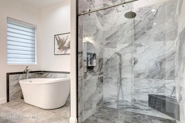 Building Photo - 7785 Grand Oak Cir