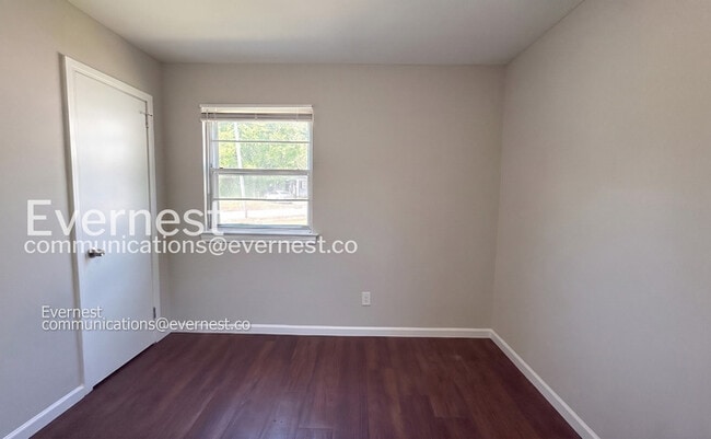 Building Photo - 200 Woodward Dr