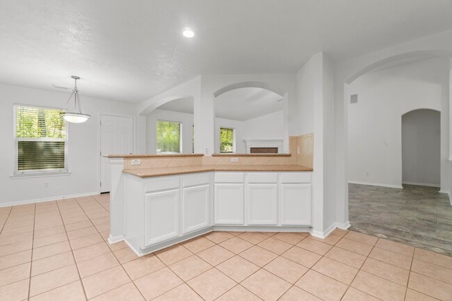 Building Photo - 255 Genesee Ridge Ct