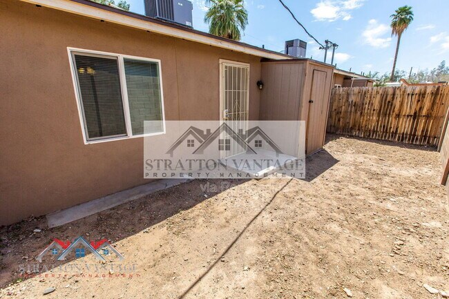 Building Photo - 2204 W Campbell Ave