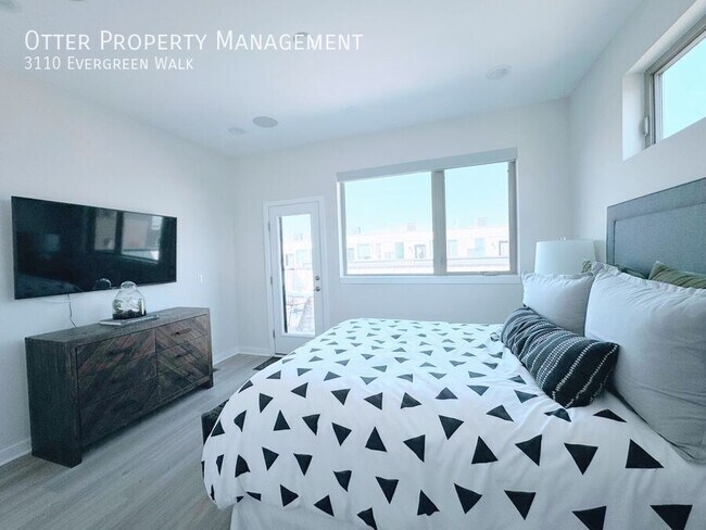 Building Photo - 3110 Evergreen Walk