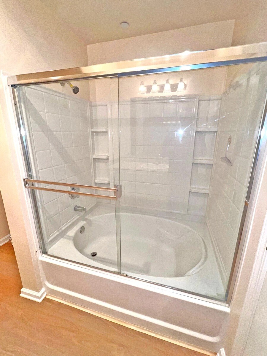 Building Photo - 2969 Kelton Ave