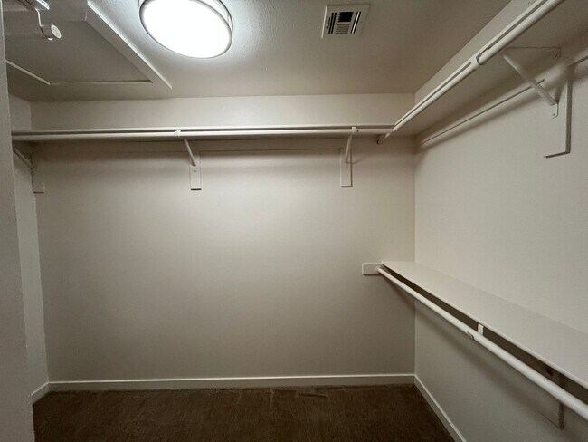 Building Photo - Beautiful home ready for rent