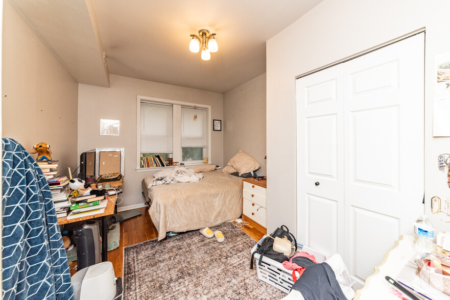 Building Photo - 1524 N Artesian Ave