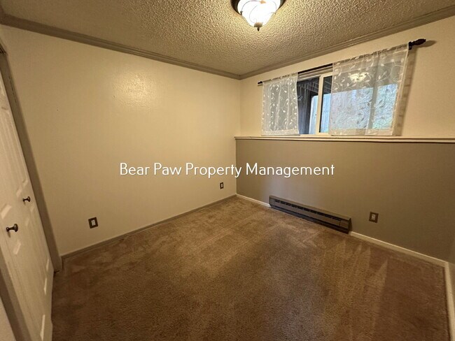 Building Photo - "Charming 2-Bedroom Duplex in Kittredge"