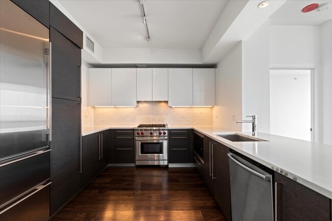 Building Photo - 1201 S Prairie Ave