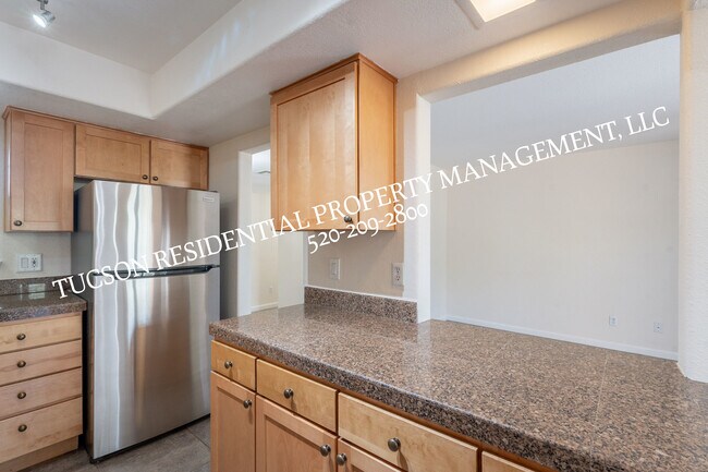 Building Photo - 6651 N Campbell Ave