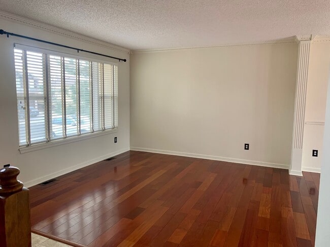 Building Photo - 7154 S Acoma Way