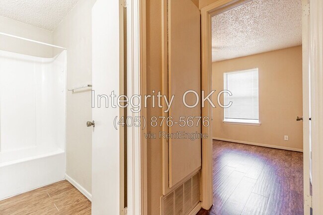 Building Photo - 618 Welston Cir