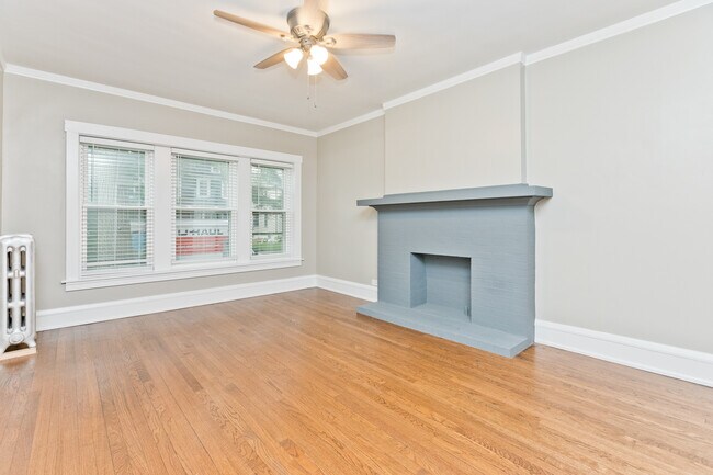 Building Photo - 1019 Dempster St