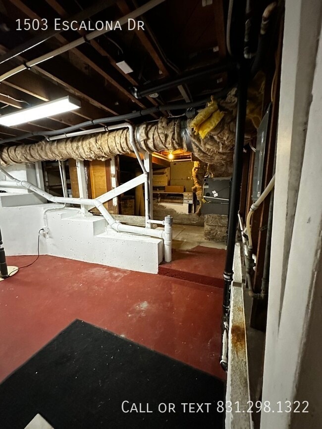 Building Photo - west side charm with garage