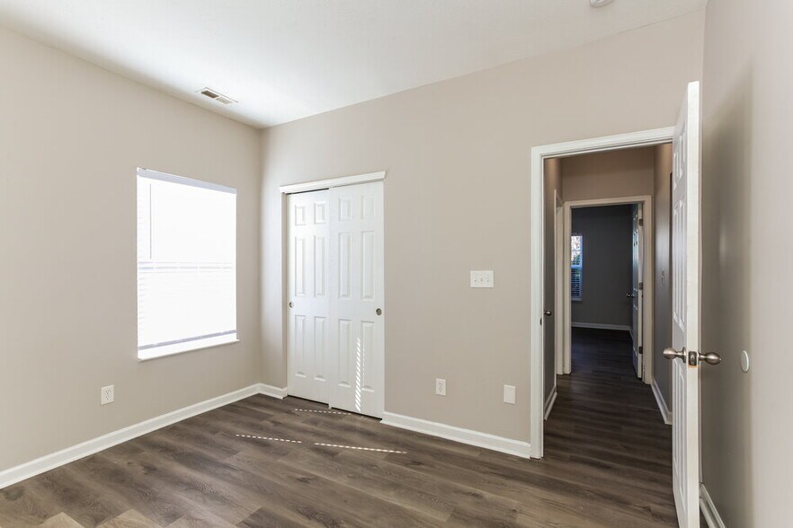 Building Photo - 8267 Templederry Dr