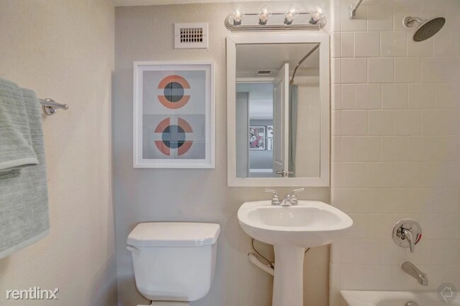 Building Photo - 2 br, 1 bath Flat - 1611 Fannin St