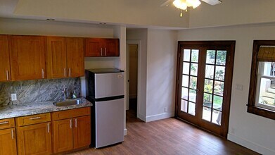 Building Photo - R00164