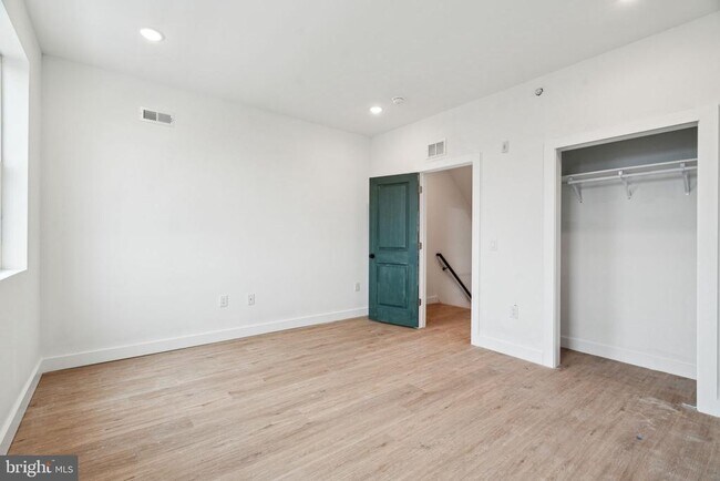 Building Photo - 4163 Mantua Ave
