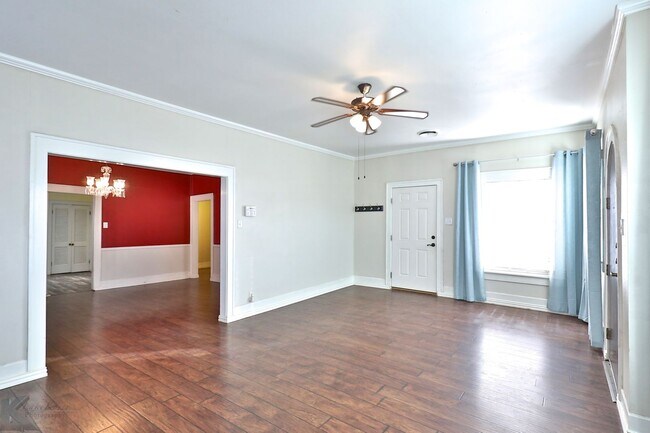 Building Photo - Cottage in the heart of Abilene!