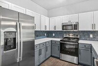 Building Photo - Costa Bella