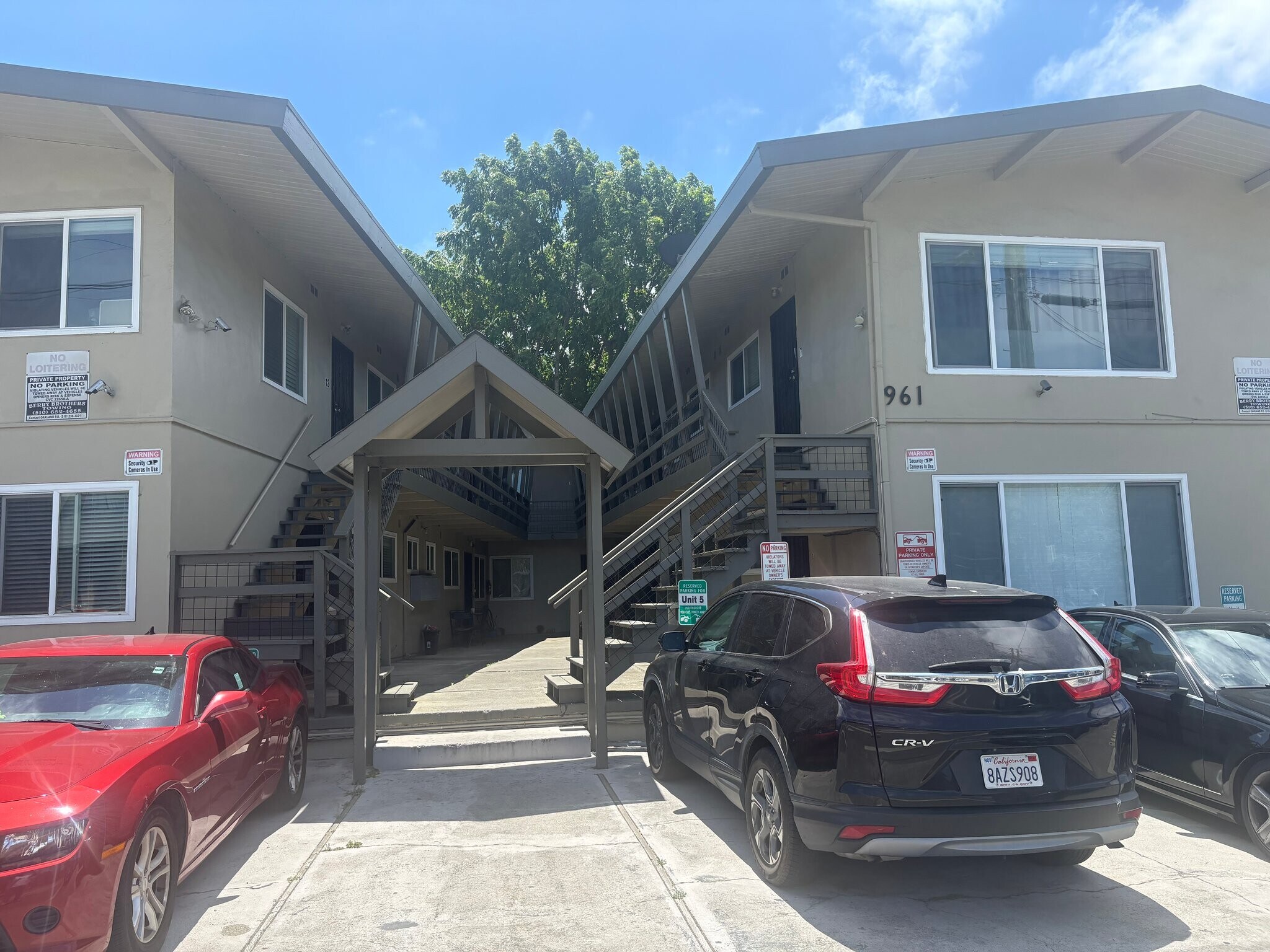 Building Photo - 961 Yerba Buena Ave