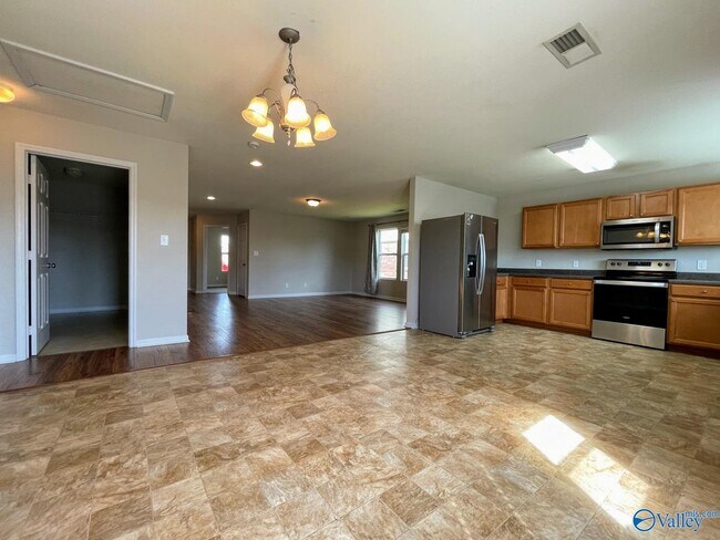 Building Photo - 3412 Castlecreek Dr SW