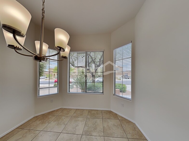 Building Photo - 12924 N Carlsbad Pl