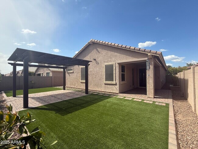 Building Photo - 3923 E Desert Broom Dr