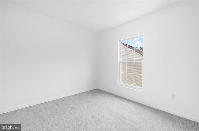 Building Photo - 11304 Southlakes Dr