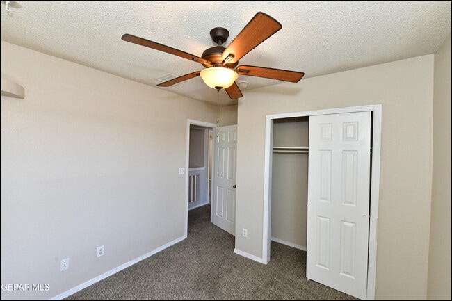 Building Photo - 7065 Falling Leaf Cir