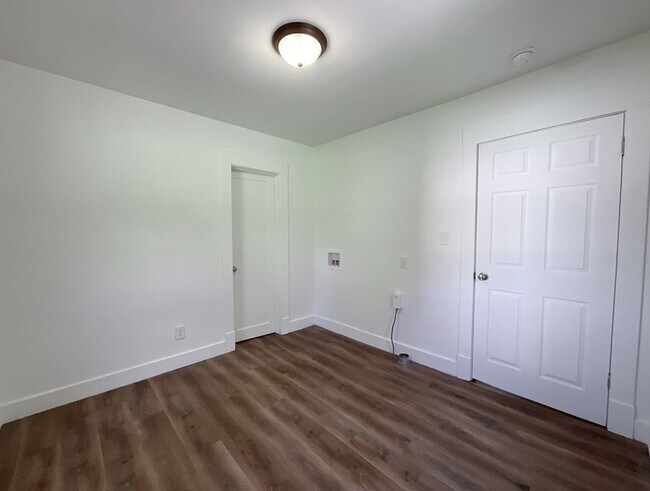 Building Photo - LEASING