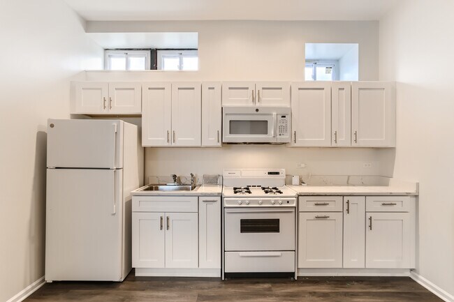 Building Photo - 226 E Illinois St