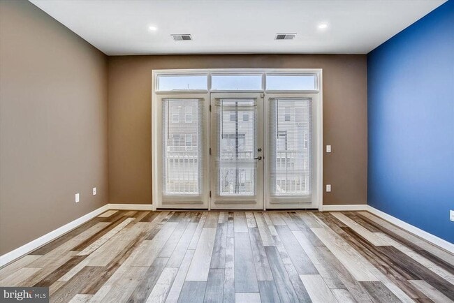 Building Photo - 2526 Sheridan Rd SE