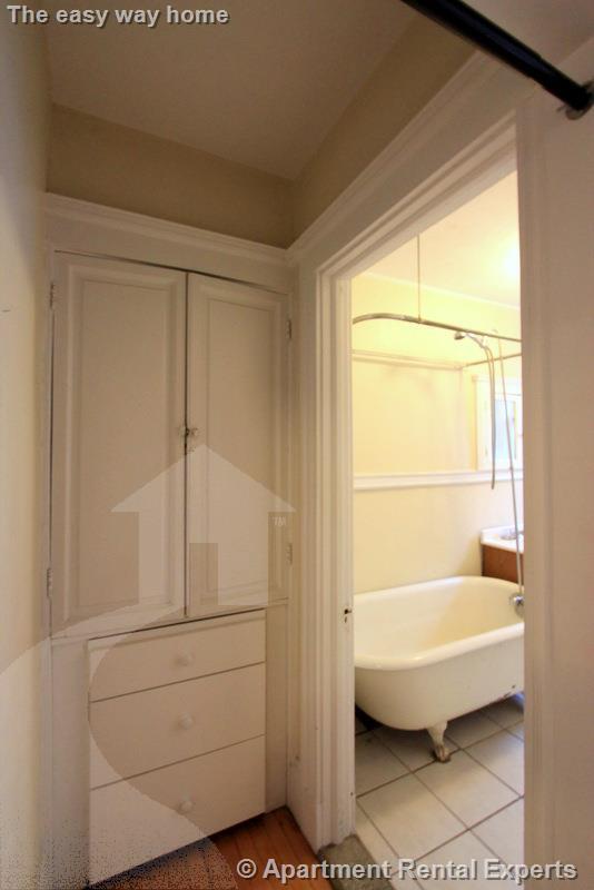 Building Photo - 8 Craigie Cir