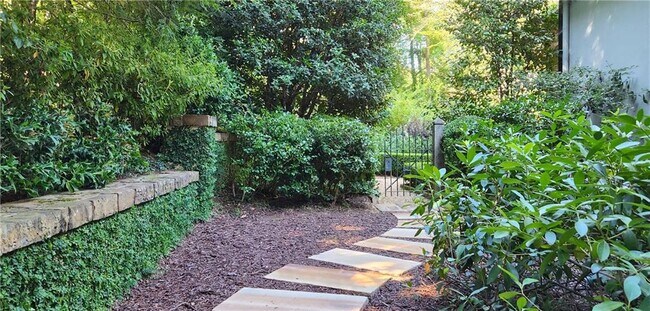 Building Photo - 4224 E Conway Dr NW