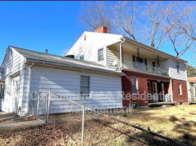Building Photo - 800 E 75th Terrace