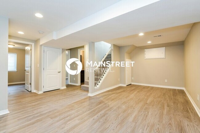 Building Photo - 3 Bedroom Pet-Friendly Home in Englewood, CO with Main Street Renewal